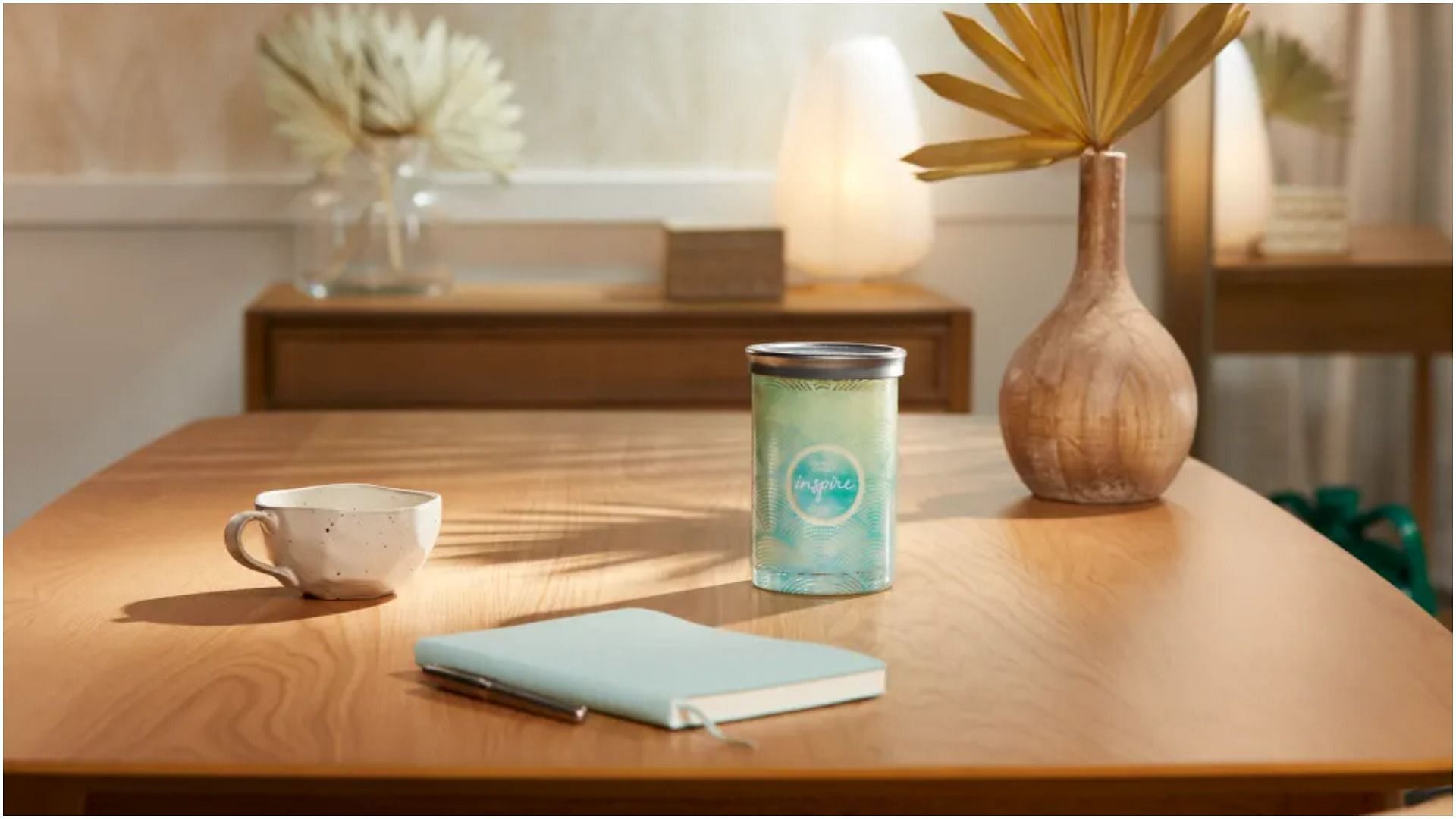 An uplifting blend designed to inspire celebrating the everyday moments that bring joy (Image via Yankee Candle)